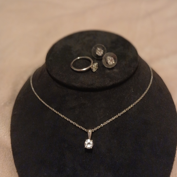 White Topaz Minimalist Set - Picture 2 of 16